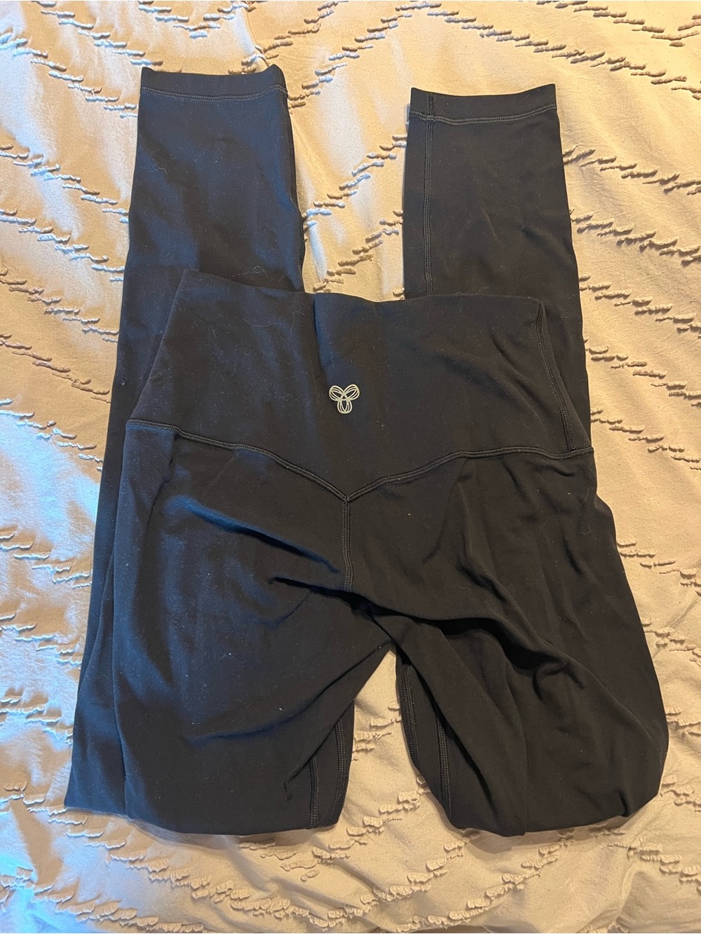 Aritiza black golden leggings